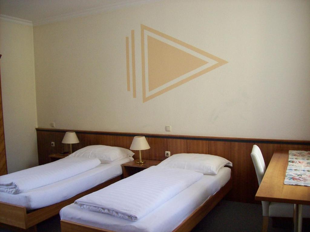 Hubertushof Fromwald Hotel Und Gasthof Bad Fischau Bilik gambar