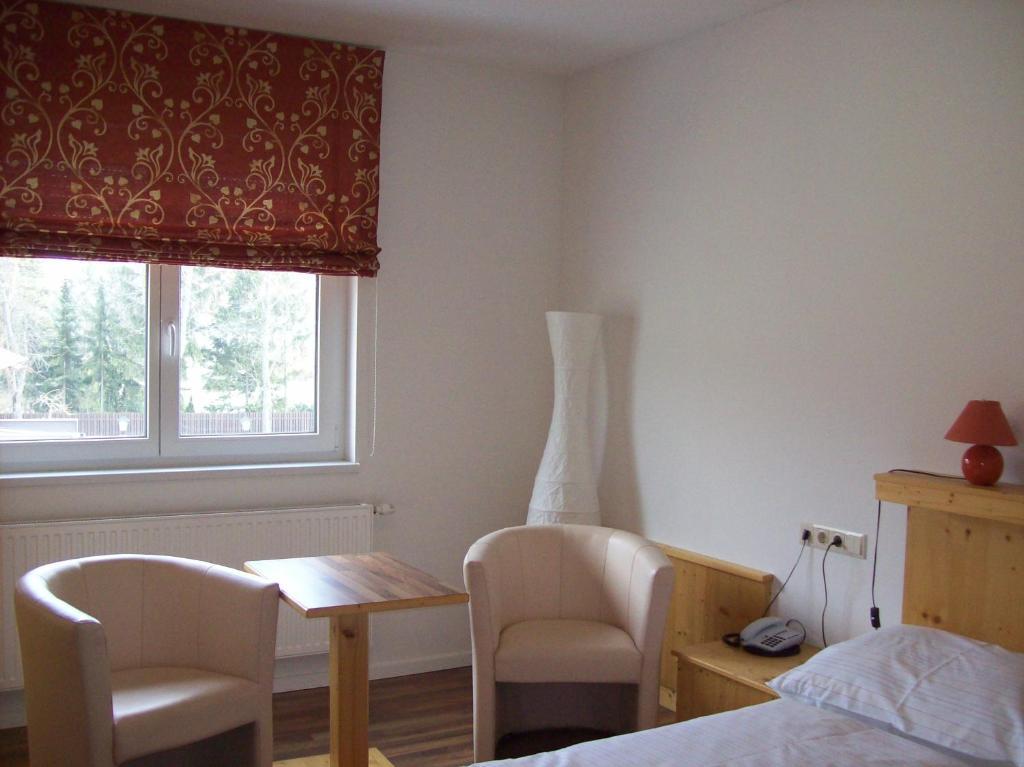 Hubertushof Fromwald Hotel Und Gasthof Bad Fischau Bilik gambar