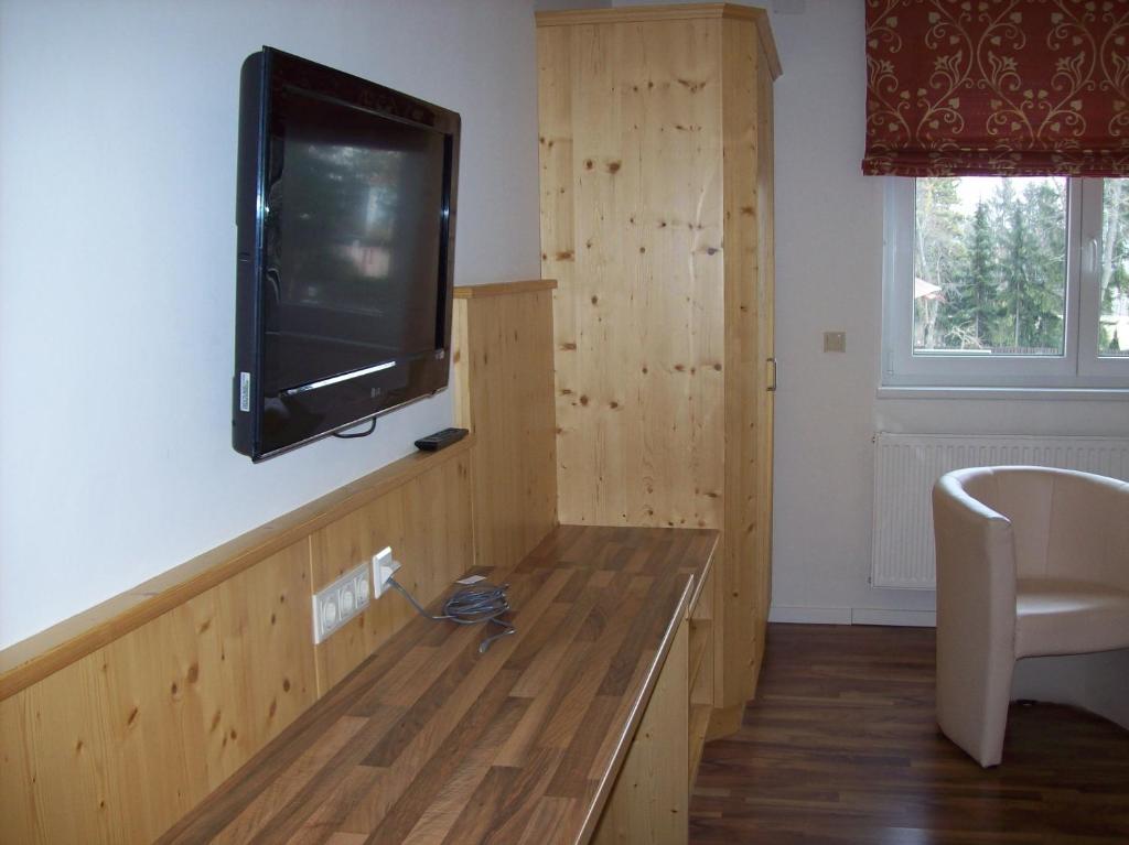 Hubertushof Fromwald Hotel Und Gasthof Bad Fischau Bilik gambar