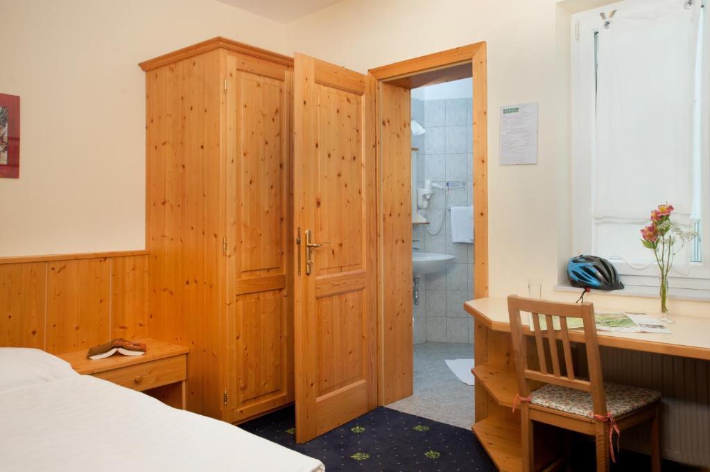 Hubertushof Fromwald Hotel Und Gasthof Bad Fischau Luaran gambar