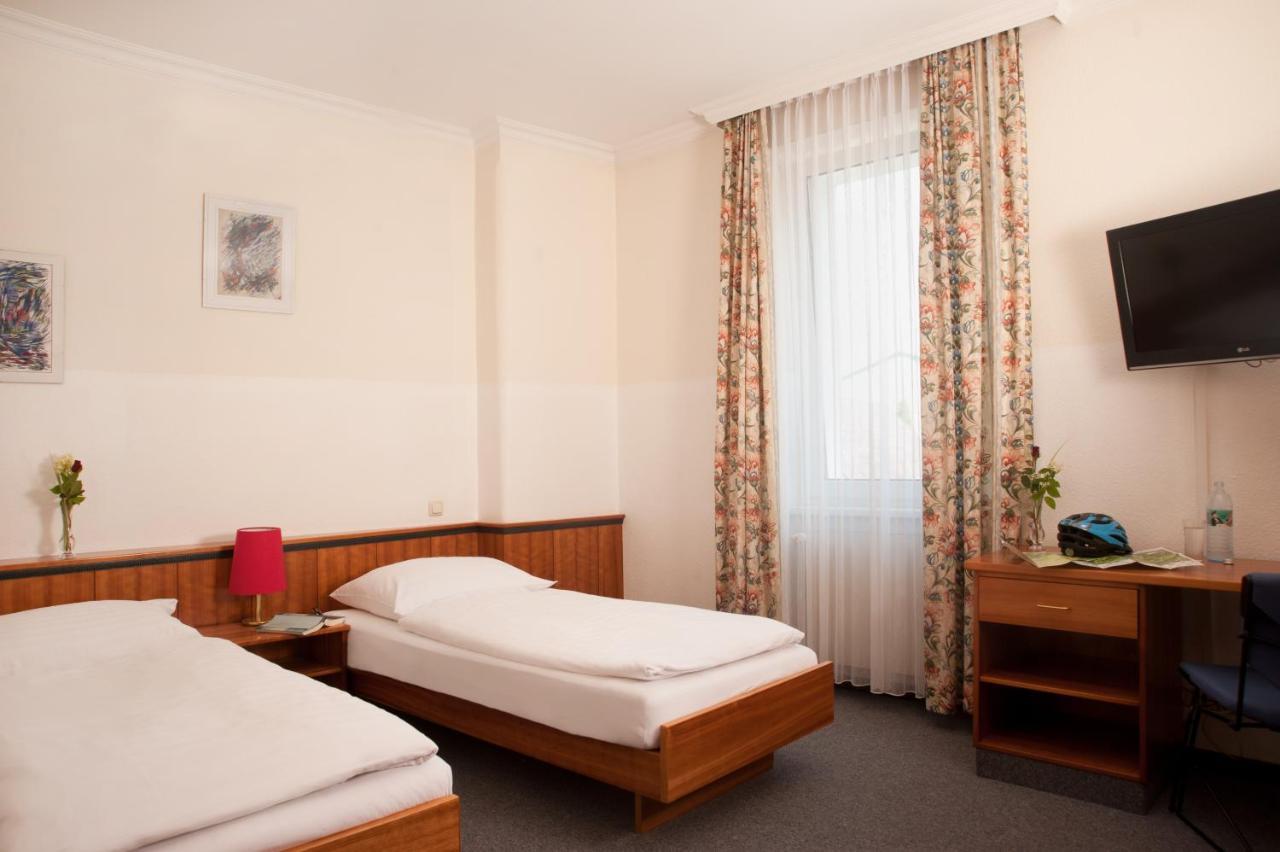 Hubertushof Fromwald Hotel Und Gasthof Bad Fischau Luaran gambar